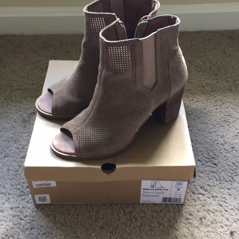 Toms brand peep toe ankle booties